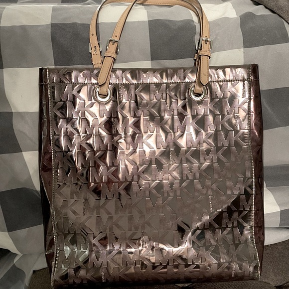Michael Kors Handbags - Michael Kors Tote